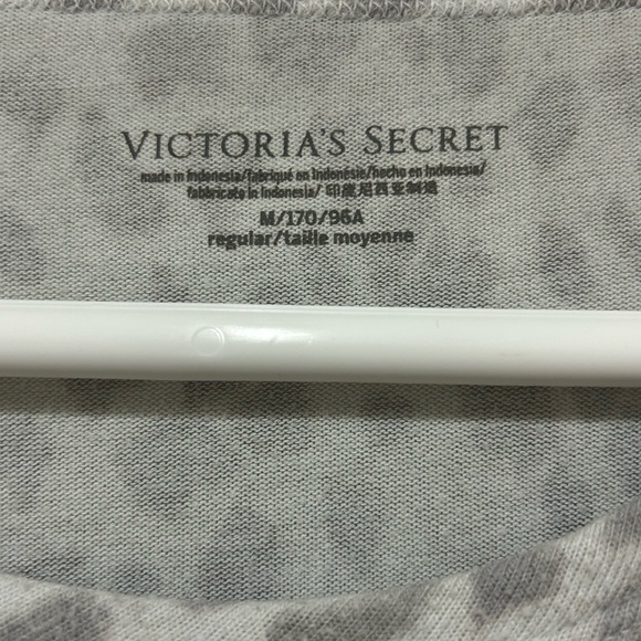 Victoria Secret Pajama Shirt - has wear + pilling - Picture 3 of 6